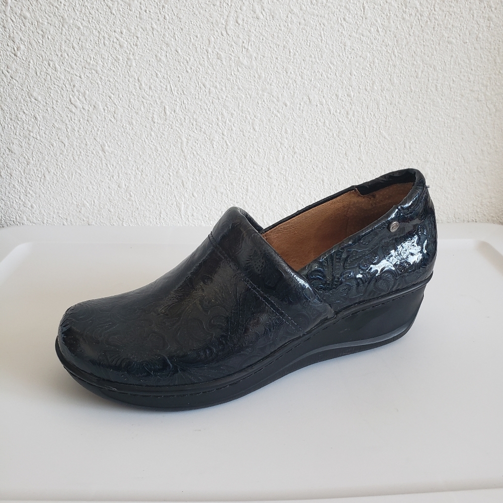 #Nurture Perry Embossed Leather Clogs Navy Blue Shoes#